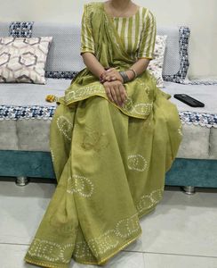 Boho Chic Olive Green Bandhani Saree