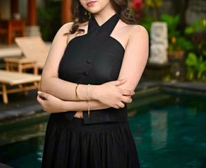 Chic Black Halter Neck Crop Top