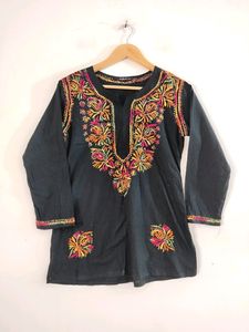 Vahson Black Threads Embroidered Kurta ( Women)