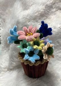 Pipe Cleaner Flower Pot Decor