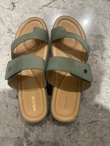 Stylish Olive Green Mochi Sandals.