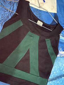 Stylish Sleeveless Crop Top