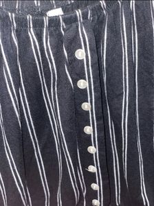 BLACK vivela Off Shoulder Top