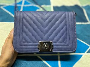 Stylish Chevron Shoulder Bag