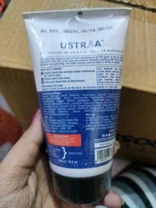 Ustraa Scrub