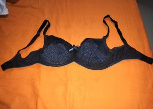 Elegant Black Bra with Pattern Detail