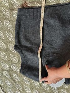 Dark Grey Sleeveless Knit Vest