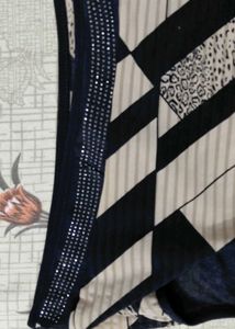 Stylish Geometric Print Top with Embellished Shoul