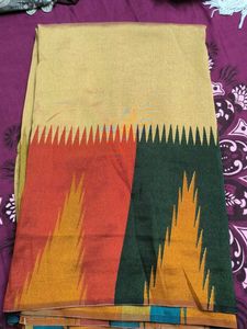 Elegant Silk Saree with Geometric Pattern