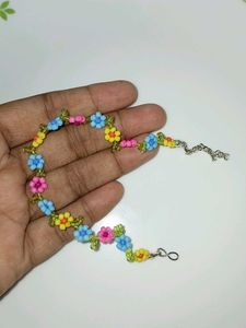 Handmade Beaded Flower Bracelet🌸💐