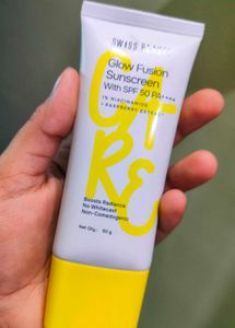 Swiss Beauty Glow Fusion Sunscreen SPF 50