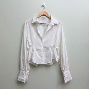 Chic White Cropped Shirt