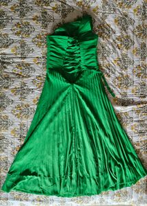 Stunning One-Shoulder Pleated Green Dress