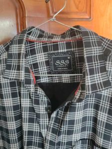 Men's Plaid Button-Up Shirt