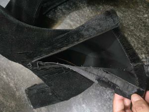 Chic Black Corduroy Boots