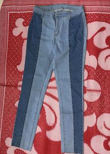 super stretchable Two-Tone Denim highwaist