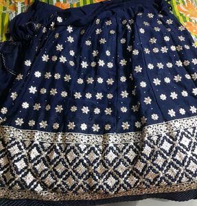 Humari Jari Poshak With Odhana