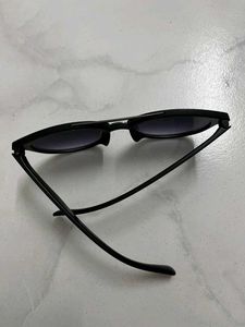 Stylish Black Cat-Eye Sunglasses
