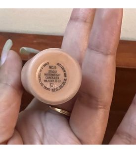 MAC COSMETICS CONCEALER