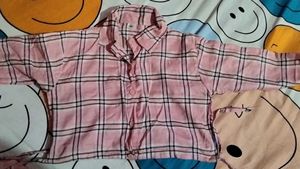 crop pink shirt