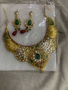 Elegant Kundan Necklace Set