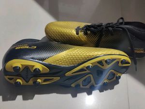 Nivia Mens Football Shoes. Unused.