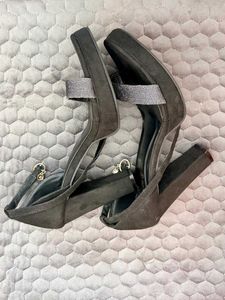 👠Sparkly Platform Heels👠