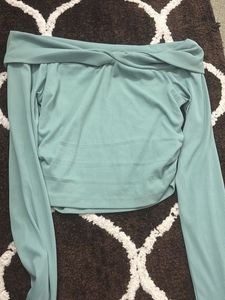 Chic Off-Shoulder Twist Crop Top