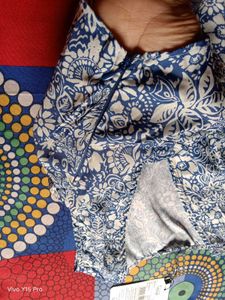 Chic Blue Floral Ruched Crop Top