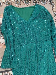 Sparkling Emerald Green Sequin Gown