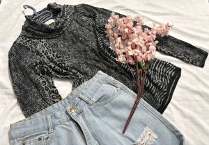🎉Buy1 Get1 Free🎉Leopard Print Sweater M