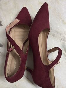 Chic Burgundy Pointed Toe Flats