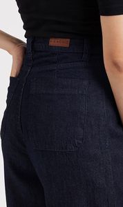 AKA CHIC Women's Flared Jeans