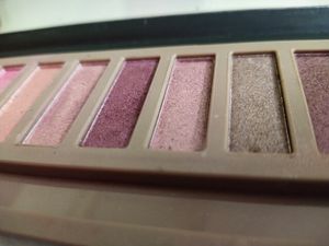 LAKYOU BEAUTY EYESHADOW PALETTE