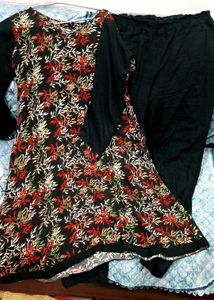 Beutiful Black Floral A-Line Kurta Set 🌿