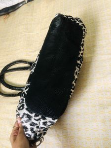 Sale Fire 🔥 Guess Inspired Leopard Print Handbag
