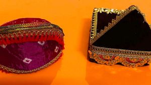 Laddu Gopal Fancy Sinhasan Size 0,1,2,3,4 Comboset