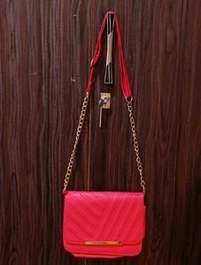 Chic Pink Quilted Chain Sling Bag