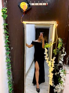 Elegant Black Feather Trim Maxi Dress