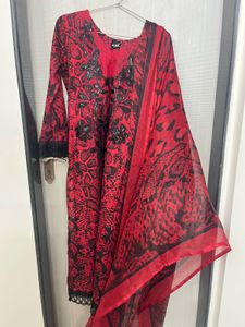 Stunning Red &amp; Black Pakistani Kurta Set❤️