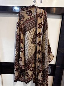 Elegant Beige &amp; Maroon Printed Kurta sets