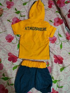 Brand: HARI POTER Boys tshirt with hoodies and shorts. Size: 0