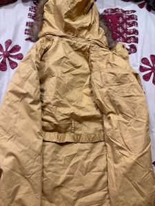 Stylish Fur-Lined Hooded Jacket