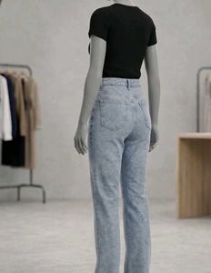 Urbanic Light Wash Straight Leg Jeans