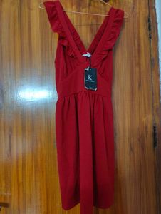 Chic Red Ruffled V-Neck Mini Dress