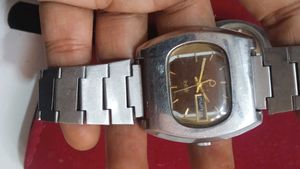 Vintage Men's Watches - Unique Find!