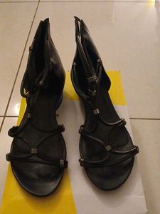 Mochi Stylish Black Gladiator Sandals