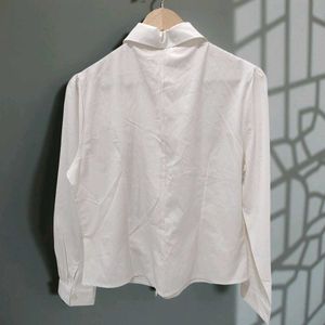 Chic White Ruffled Blouse