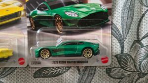 MATCHBOX ASTON MARTIN VANQUISH AND 2005 FORD GT
