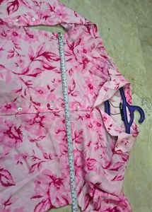 🩷 Zara Pink Floral Button-Up Shirt